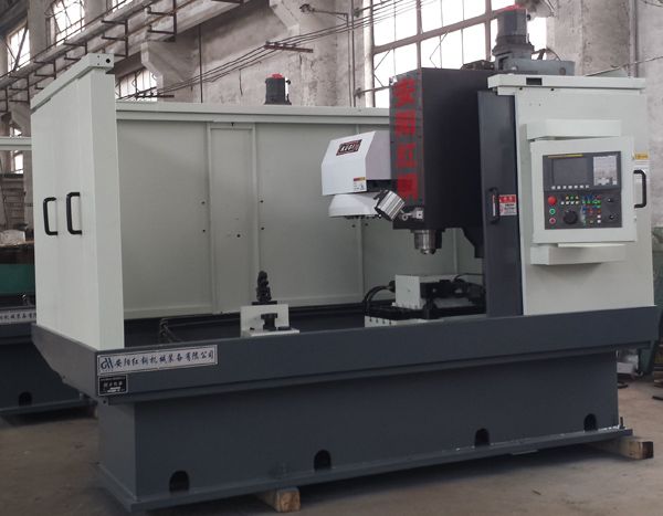 前軸(zhou)鎖(suo)銷(xiao)孔專用(yong)加(jia)工(gong)