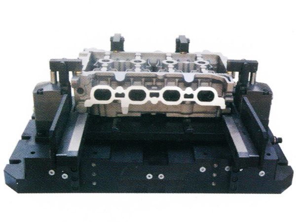 缸(gang)蓋加(jia)工液(ye)壓裌(jia)具